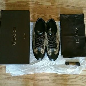 Authentic Gucci Sneaker size 7(37+)